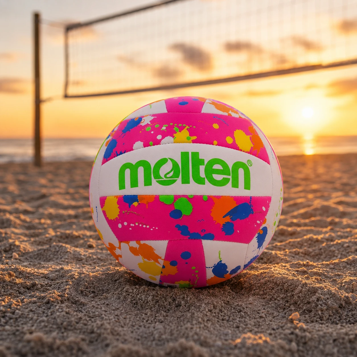 Balón de vóley playa Molten MS500 Neospla cosido en cancha de arena al atardecer