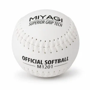 Bola de softball Miyagi COR 47 P.U. blanca modelo M1201 sobre fondo blanco