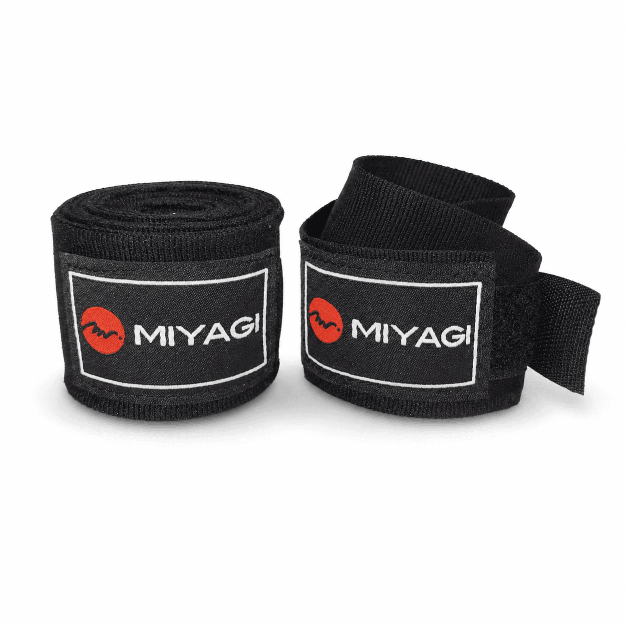 Detalle de textura y cierre de las vendas Miyagi negras para boxeo