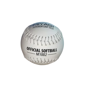 Bola de Softball Miyagi COR .44 PVC1002 color blanco con costuras reforzadas, diseñada para entrenamiento, práctica y competición deportiva.